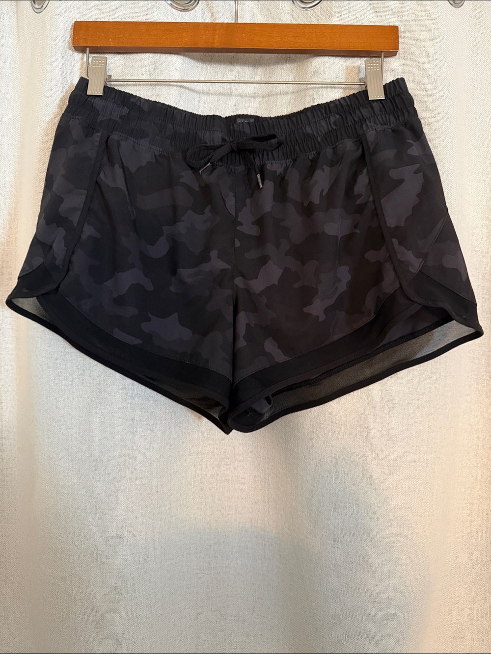 90 Degree By Reflex Black Camo Athletic Shorts